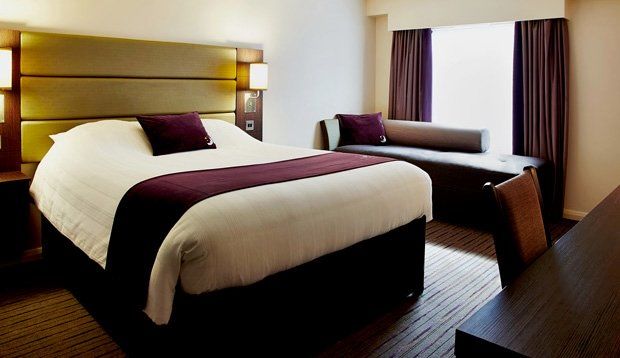 Premier Inn Premier Inn Heathrow Airport Terminal 4 Stanwell Dış mekan fotoğraf